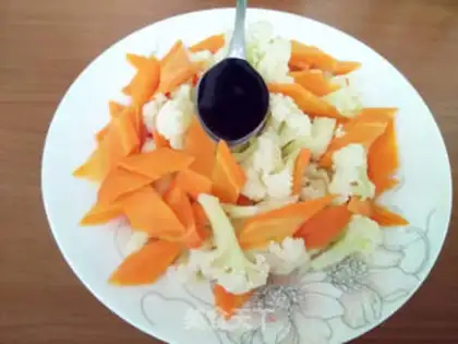 Make The bouquet with carrots step 7
