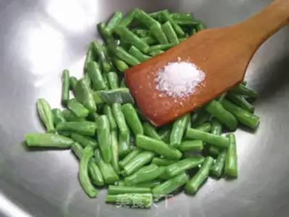 Make Soybeans burning sea mushrooms step 3