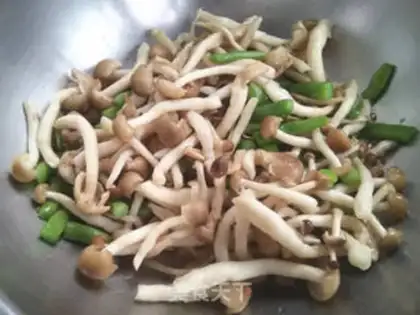 Make Soybeans burning sea mushrooms step 4