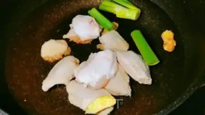 Make Slutty chicken wings and potatoes step 2