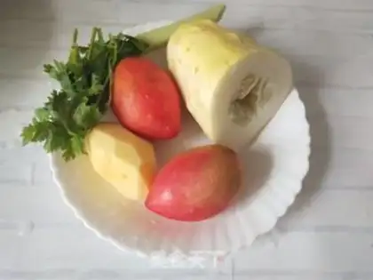 Make Old cucumber tomato potato soup step 0