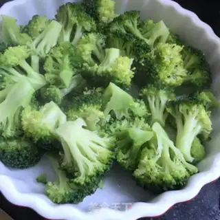 Make ♪ Burn the broccoli ♪ step 3