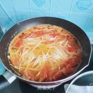 Make Fried omelet noodles step 8