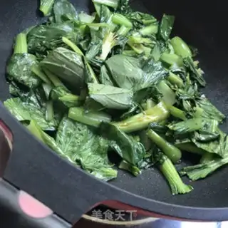 Make Garlic cuisine step 4