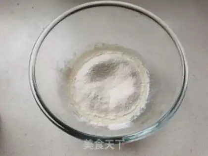 Make An angel cocoa cream roll step 2