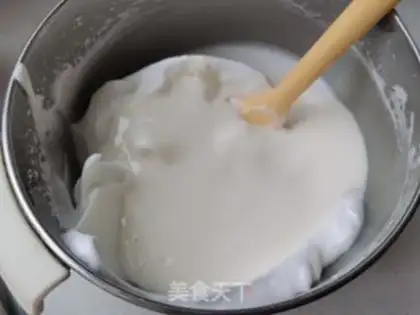 Make An angel cocoa cream roll step 5