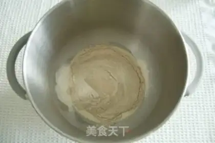 Make A low-fat whole wheat burger step 1