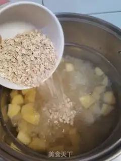 Make oatmeal apple silver ears step 3