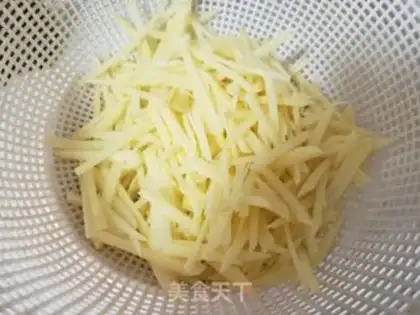 Make Cornfried onion potatoes step 4