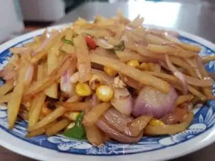 Make Cornfried onion potatoes step 7