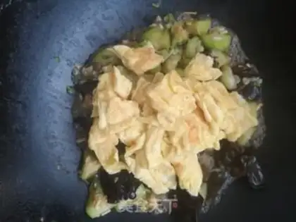 Make Smelt black-mucked eggs step 9