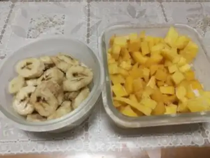 Make Fruit yogurt cream step 2