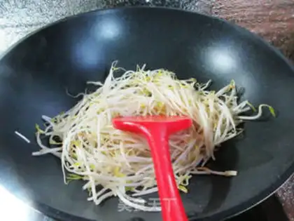 Make Roasted ham and green bean sprouts step 2