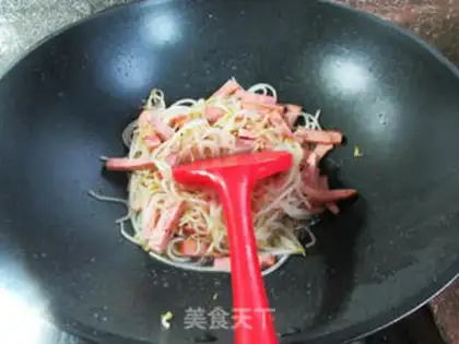 Make Roasted ham and green bean sprouts step 6