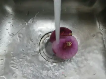 Make Blackwood fried eggs onions step 1