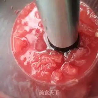 Make Hand over watermelon juice step 2