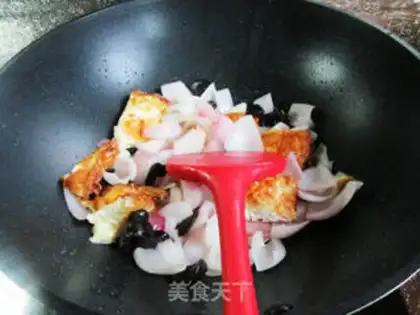 Make Blackwood fried eggs onions step 7