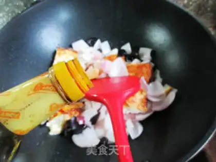Make Blackwood fried eggs onions step 9