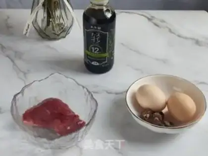 Make Fungus, eggs and meatloaf soup step 0