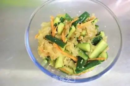 Make The silver ear of the cold cucumber step 7