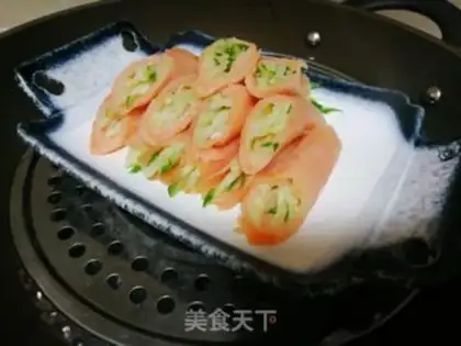 Make Cleaning of salmon cucumber rolls step 5