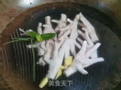 Make Hot chicken claws step 1