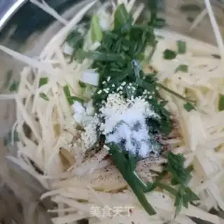 Make Roast potato nest eggs step 5