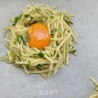 Make Roast potato nest eggs step 9