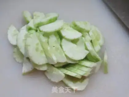 Make A cucumber with a sour chicken step 3