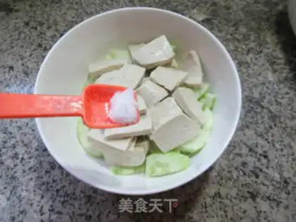 Make A cucumber with a sour chicken step 5