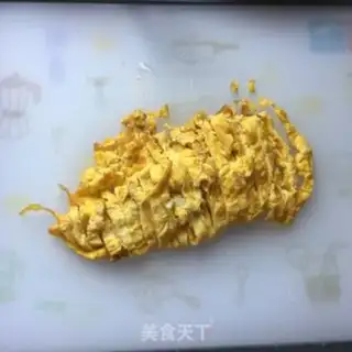 Make Egg-skin bean bud step 2
