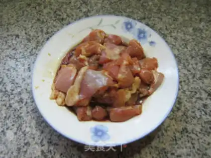 Make Sphinx four-season bean fried chicken leg meat step 4
