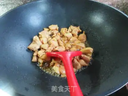 Make Sphinx four-season bean fried chicken leg meat step 7