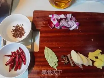 Make Spicy lobster step 1