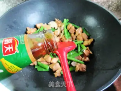 Make Sphinx four-season bean fried chicken leg meat step 10