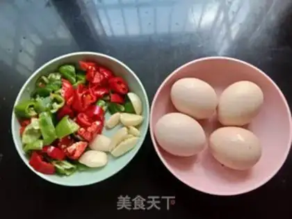 Make Cream pepper fried eggs step 0