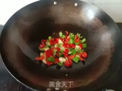 Make Cream pepper fried eggs step 3