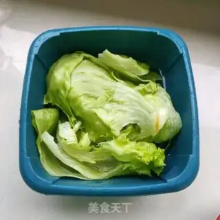 Make Sesame sauce, lettuce step 1