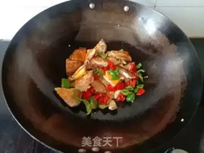 Make Cream pepper fried eggs step 4