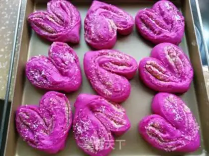 Make Flamingo coconut bread step 16