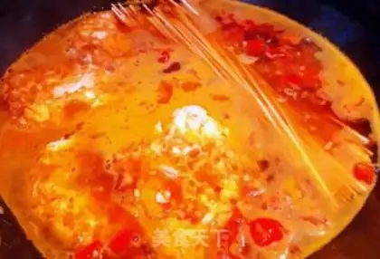 Make Eggs and tomato sausage noodles step 8