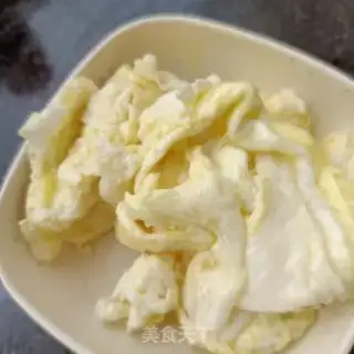 Make Cream tomato fried goose eggs step 9