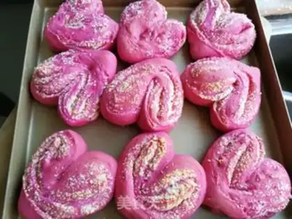 Make Flamingo coconut bread step 18