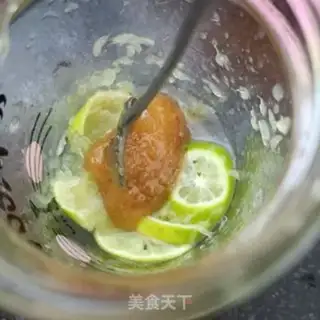 Make Squeeze lemon and make tea step 7