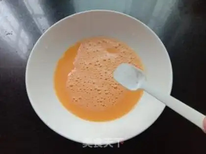 Make Shrimp Zoo steamed eggs step 1