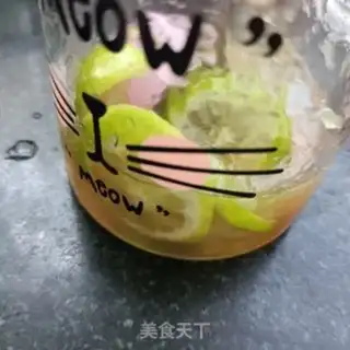 Make Squeeze lemon and make tea step 10