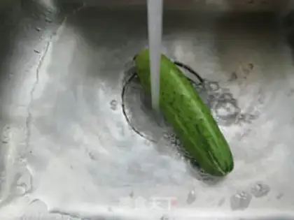 Make Blackwood cucumbers with chicken chest step 7