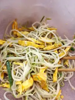 Make Egg-skin green bean sprouts step 16