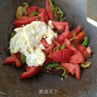 Make Cream tomato fried goose eggs step 16