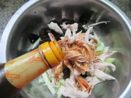 Make Blackwood cucumbers with chicken chest step 11